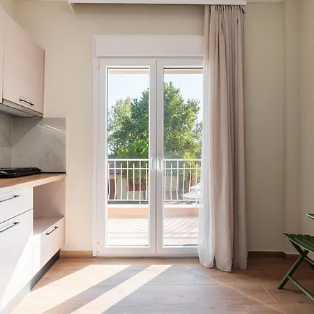 Kyma - Beachfront 公寓式酒店 3*