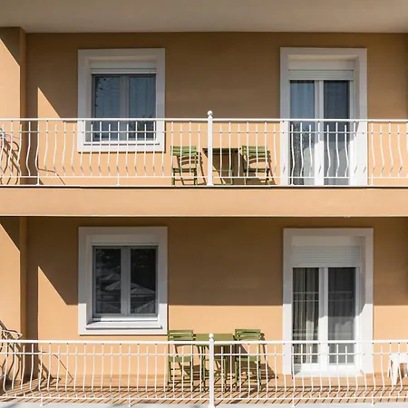 Apart Otel Kyma - Beachfront